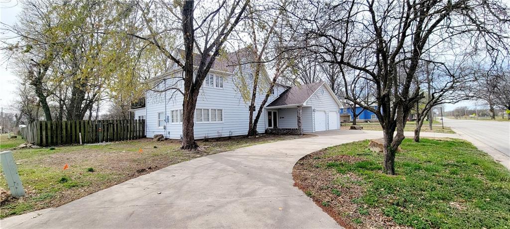215 W 4th Street Property Photo