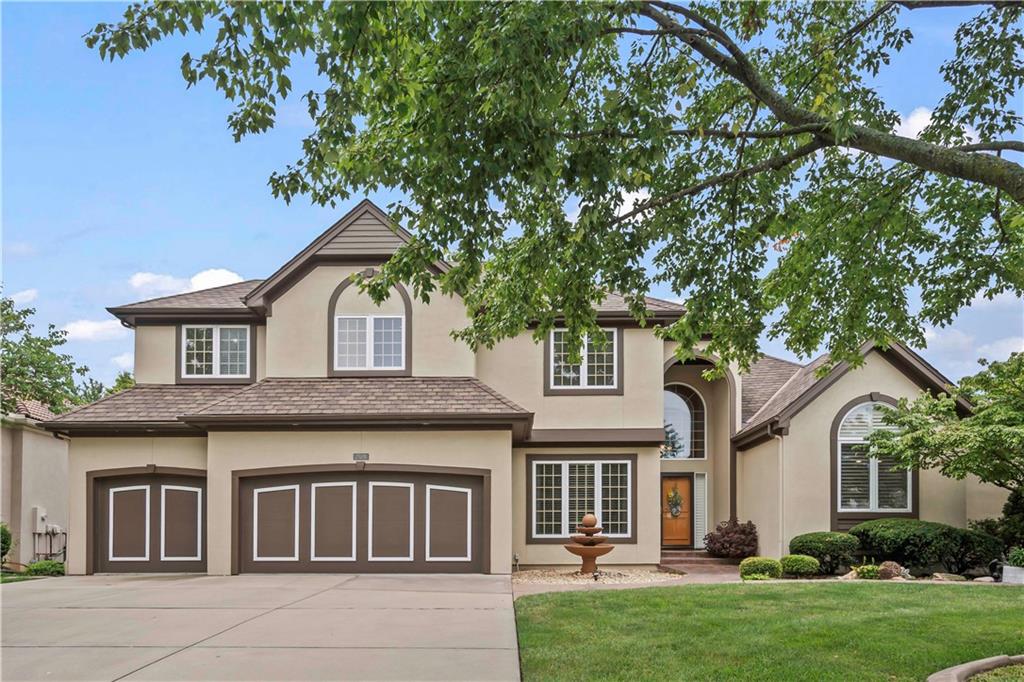 709 Ne Lake Pointe Drive Property Photo