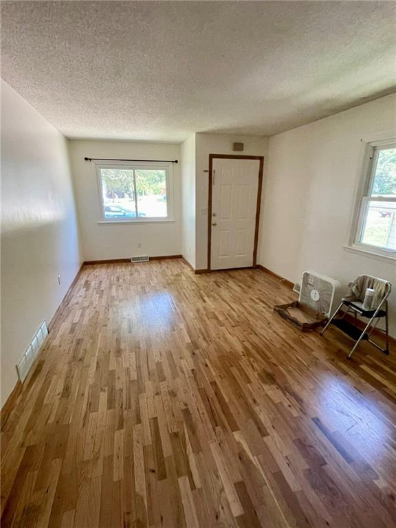 112 W Russell Avenue Property Photo 4