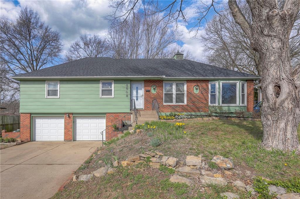 3808 S Adams Avenue Property Photo