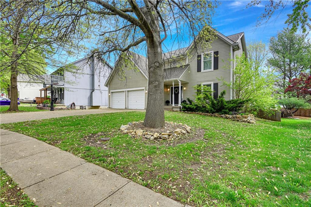 1721 Ne Debonair Drive Property Photo 1