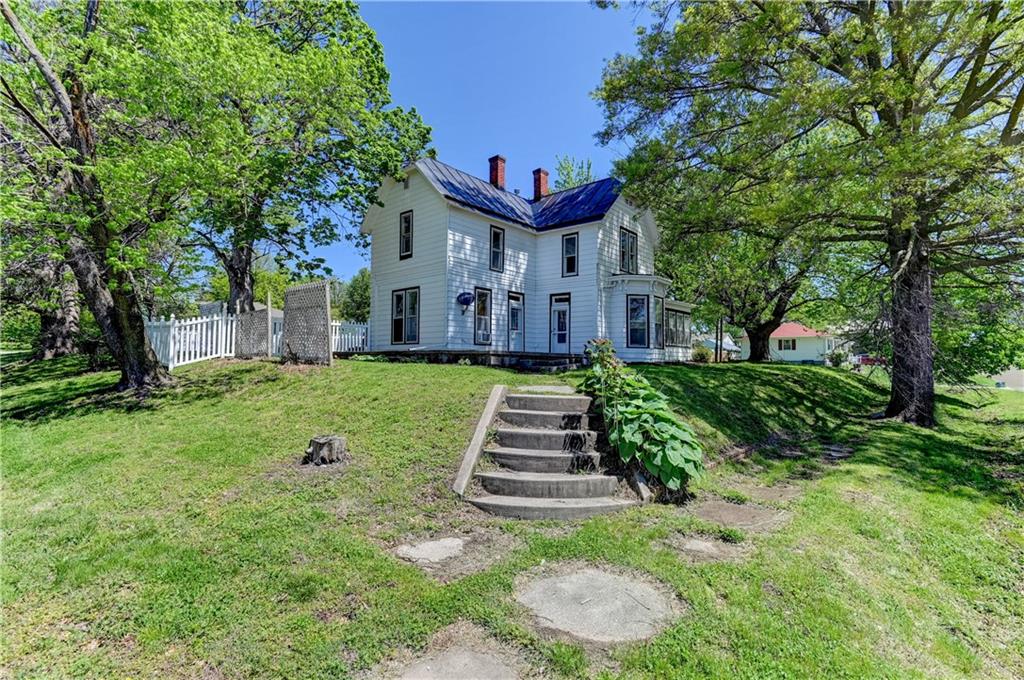 304 N June Street Property Photo 1
