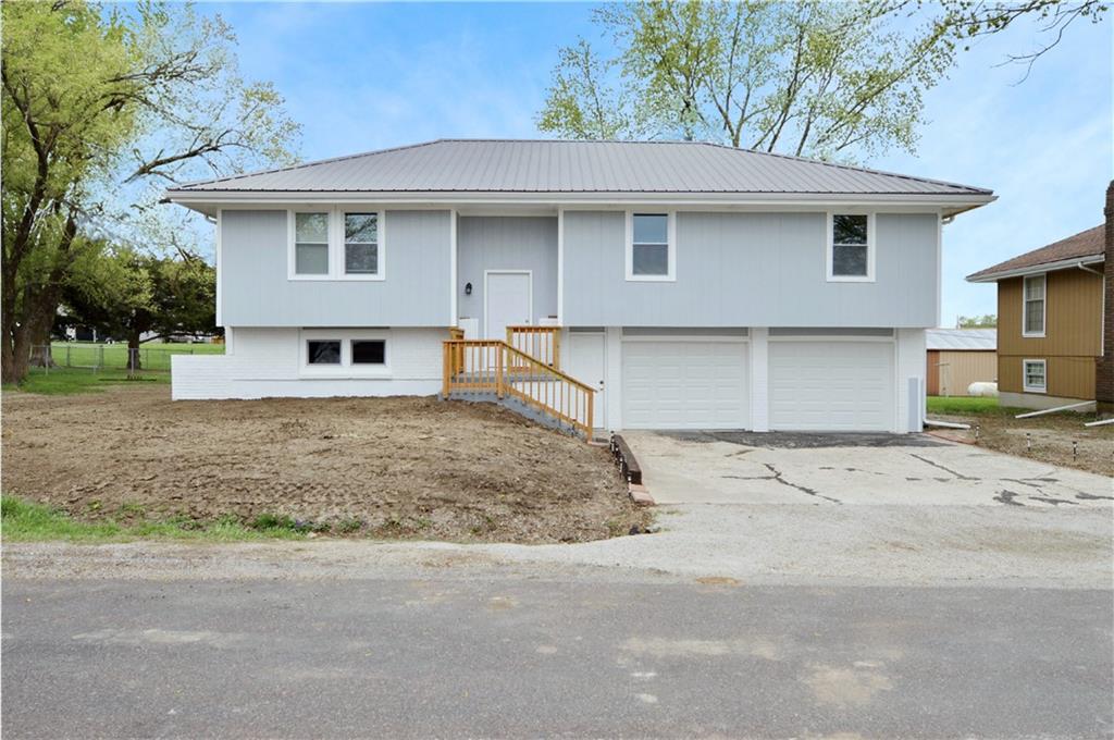 112 E Meadowbrook Lane Property Photo