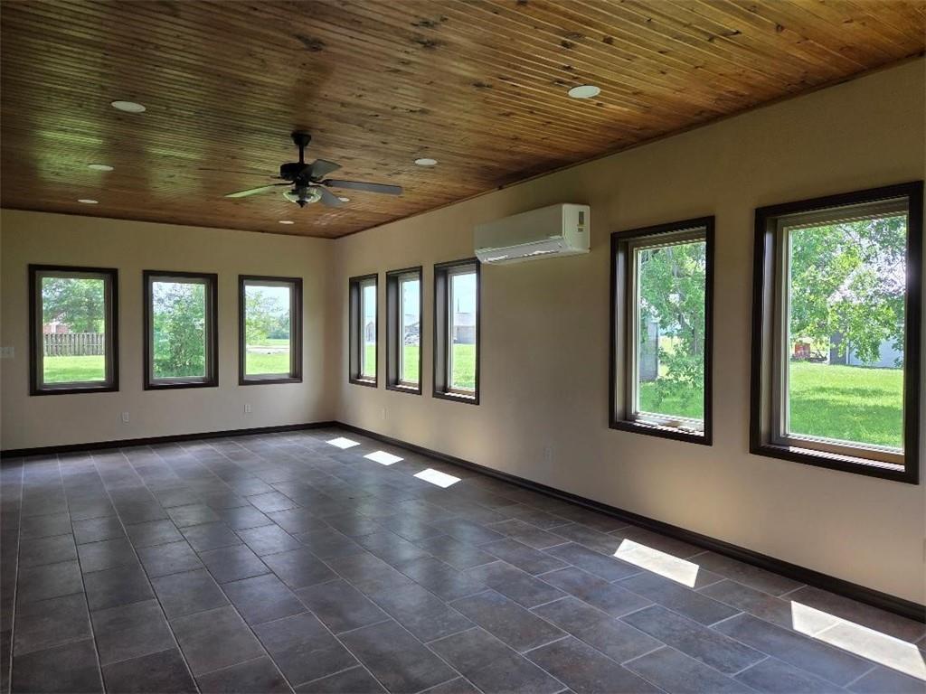 2096 Indian Road Property Photo 45