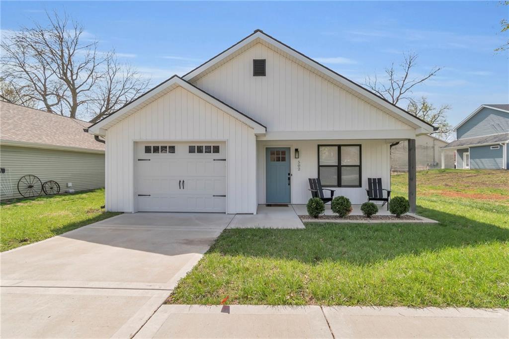 502 E Arthur Street Property Photo
