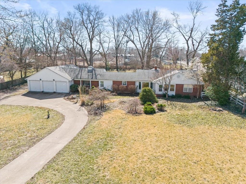 6909 W 82nd Street Property Photo