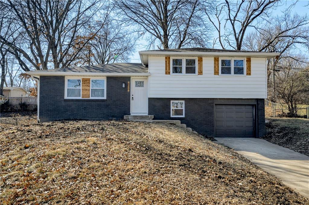 836 N 84th Drive Property Photo