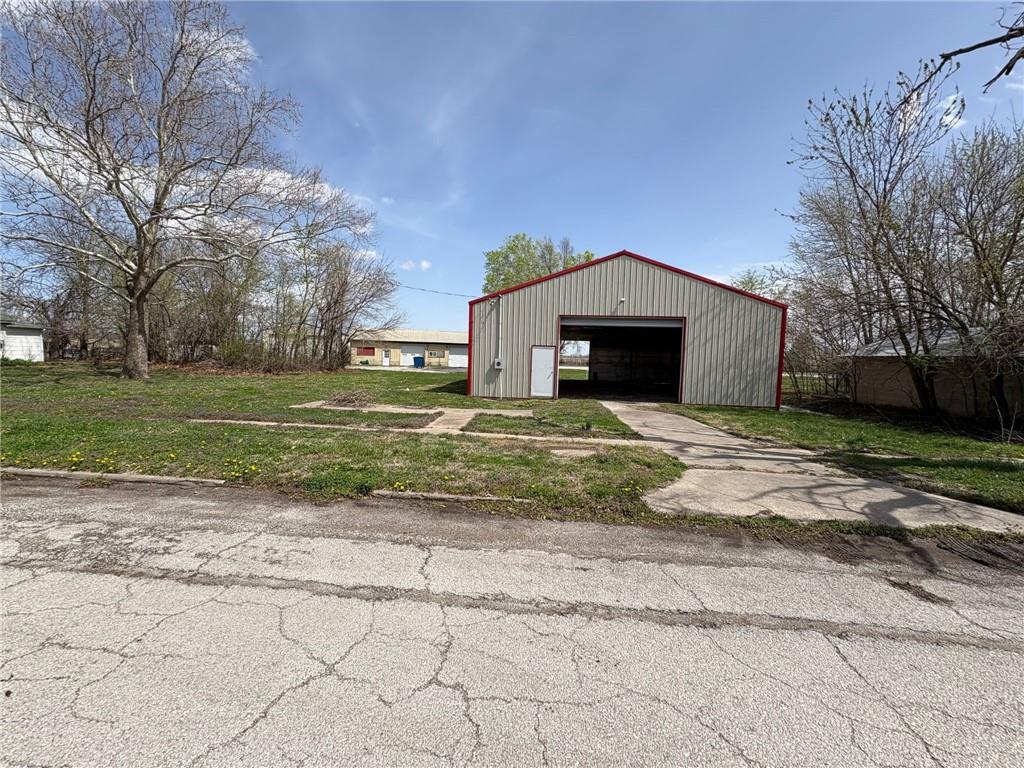 708 Main Street Property Photo