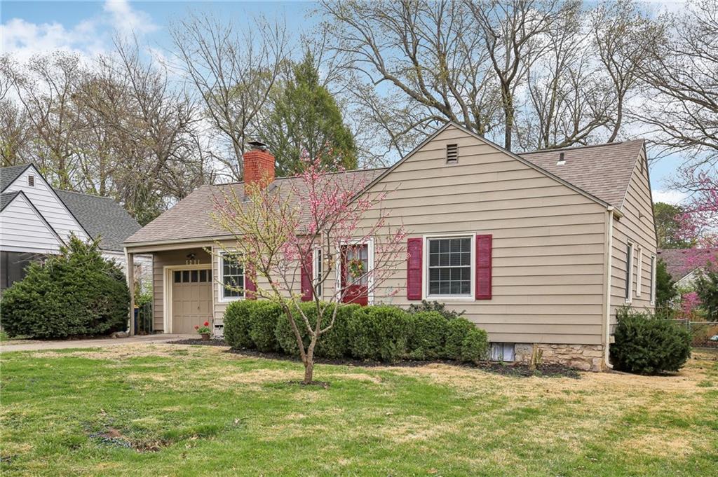5211 Cedar Street Property Photo