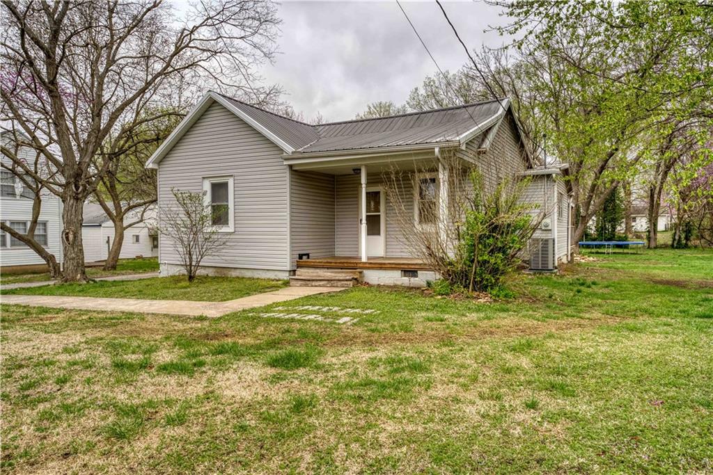 113 E Allen Street Property Photo