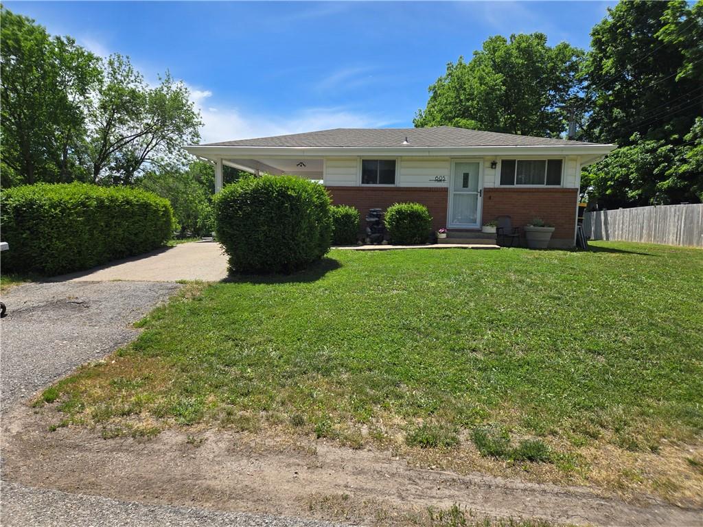 605 E Summit Street Property Photo 10