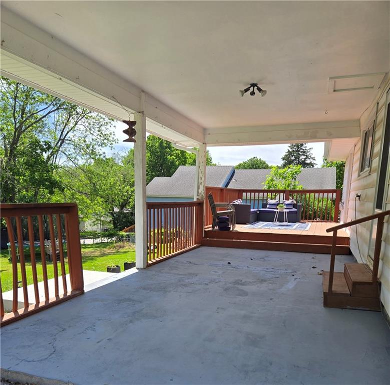 605 E Summit Street Property Photo 24