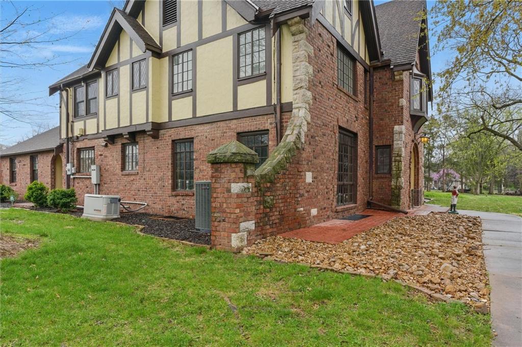 8 Orchard Place Property Photo 3