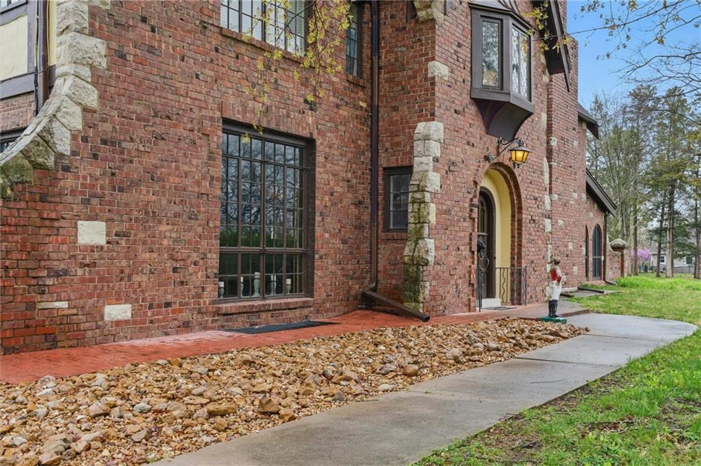 8 Orchard Place Property Photo 5