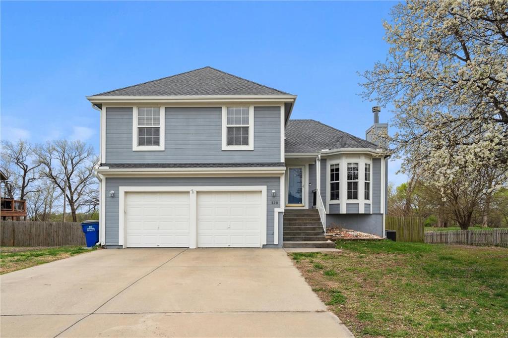 820 River Drive Property Photo