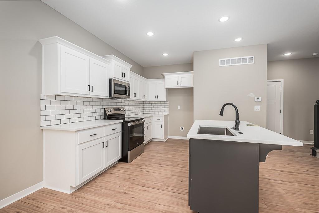 1314 N 159th Street Property Photo 5