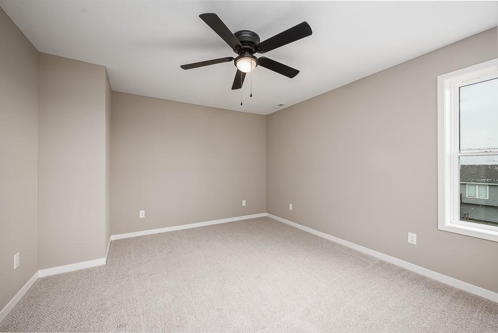 1314 N 159th Street Property Photo 9