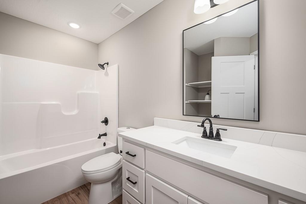 1314 N 159th Street Property Photo 14