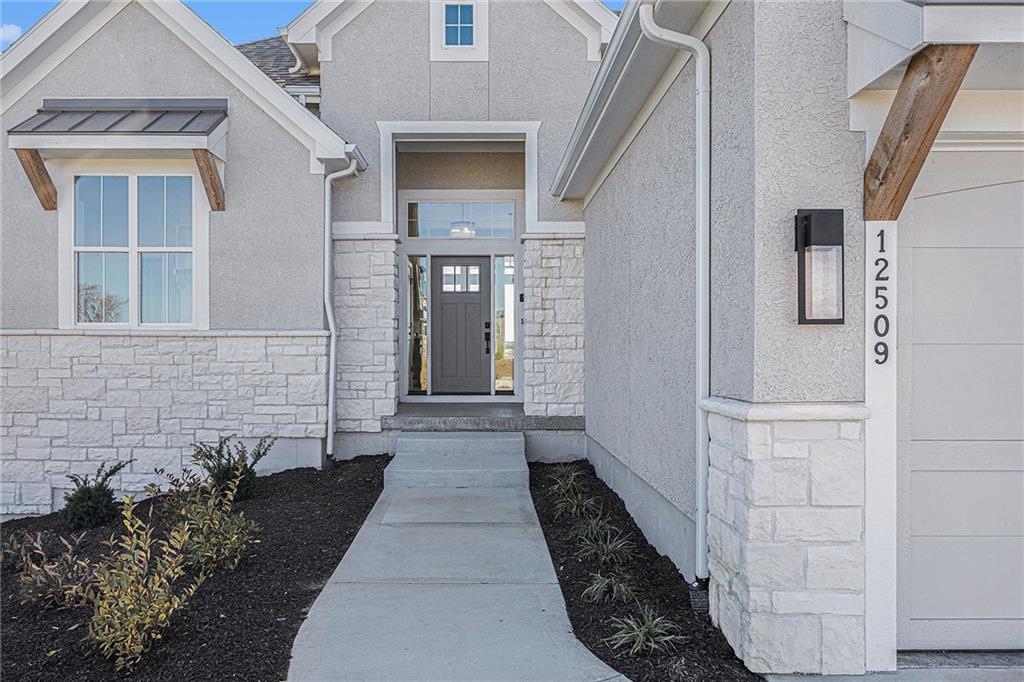 12509 W 184 Street Property Photo 3