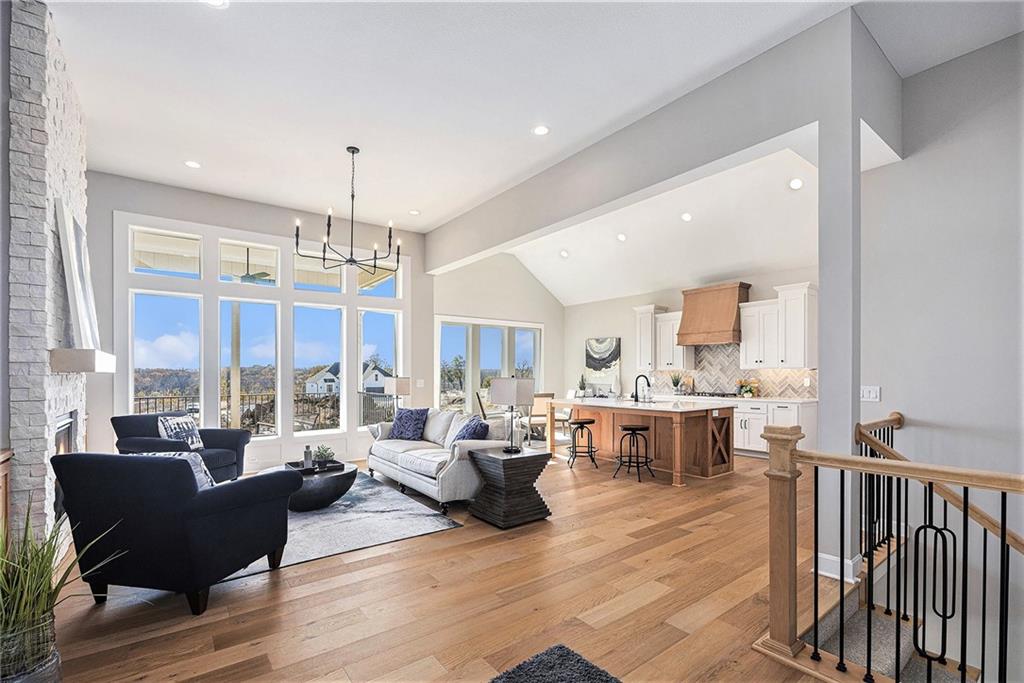 12509 W 184 Street Property Photo 4