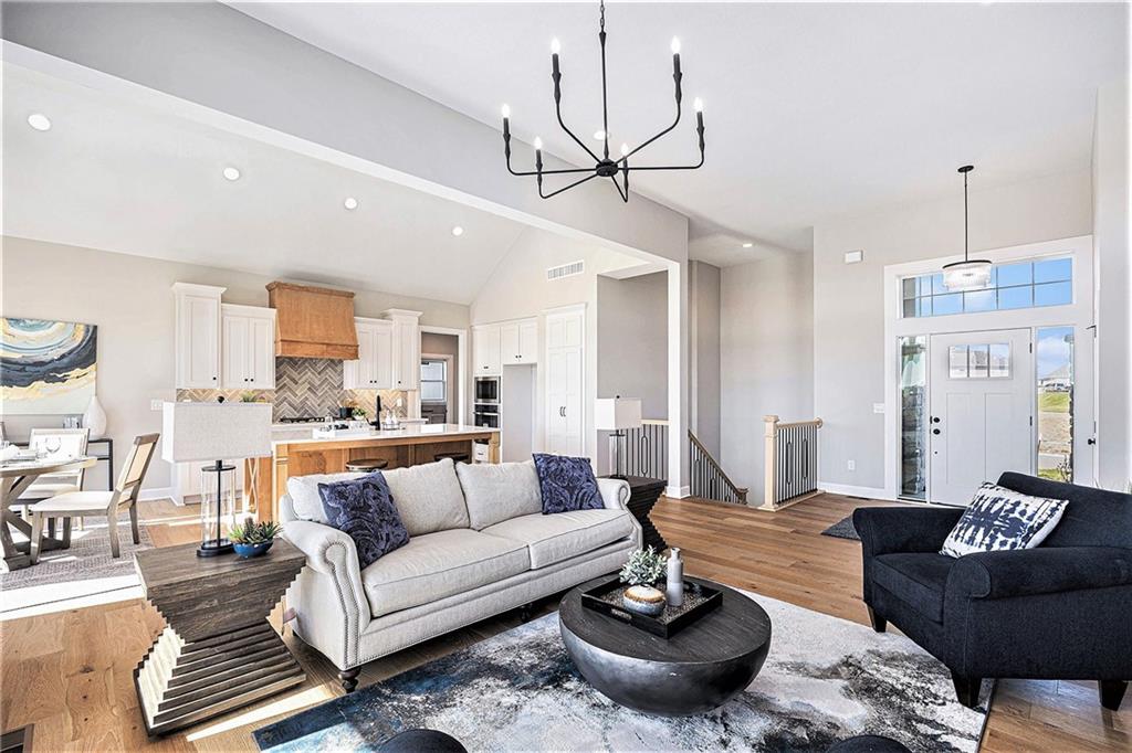 12509 W 184 Street Property Photo 8