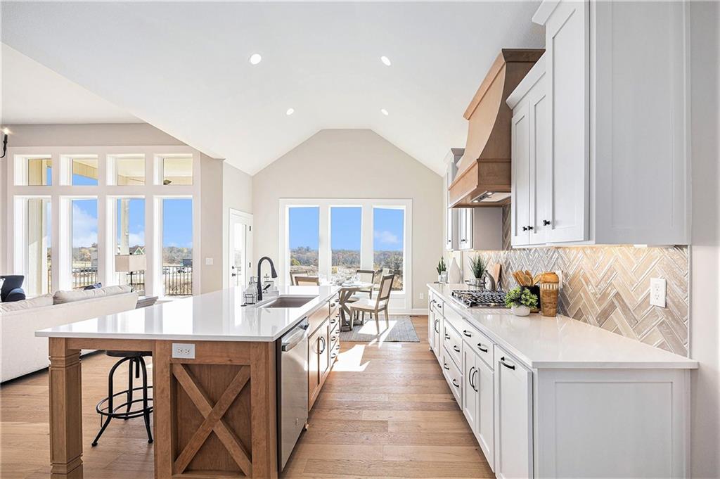 12509 W 184 Street Property Photo 11