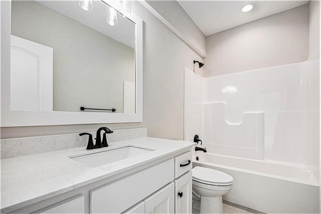 12509 W 184 Street Property Photo 32