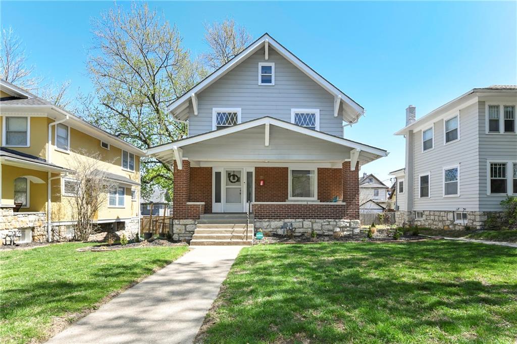 111 N Van Brunt Boulevard Property Photo