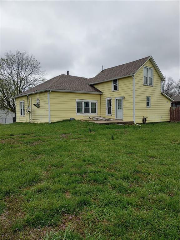 608 E Lake Street Property Photo 1