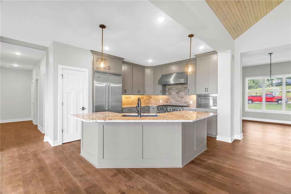 2017 Vilas Street Property Photo 6