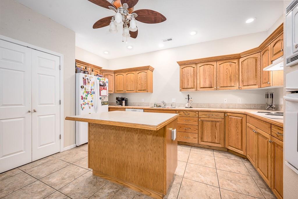 1950 Jackson Drive Property Photo 6