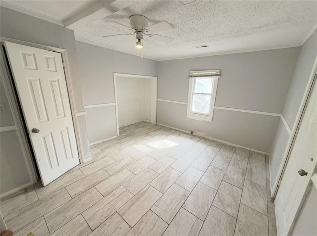 2907 E 61st Street Property Photo 4