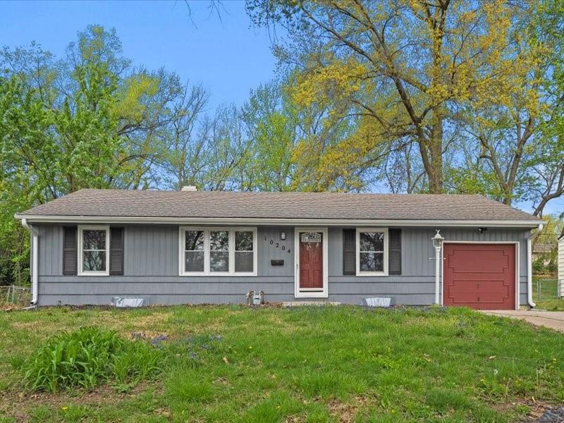 10204 Bellaire Avenue Property Photo 1