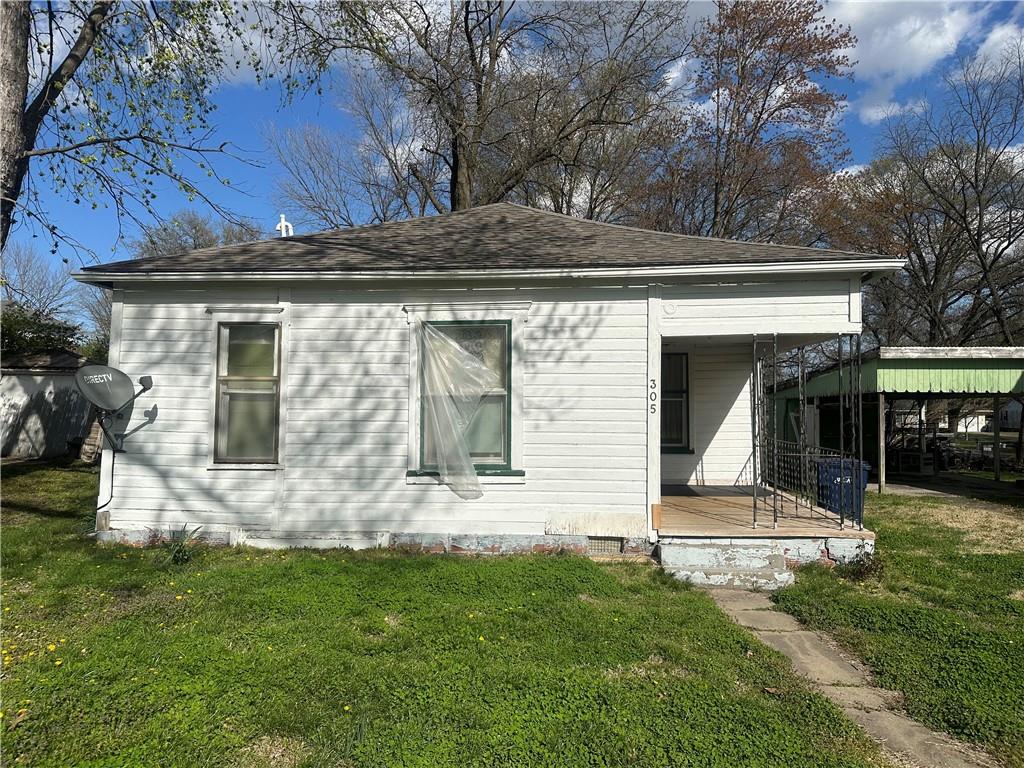 305 S Elm Street Property Photo 1