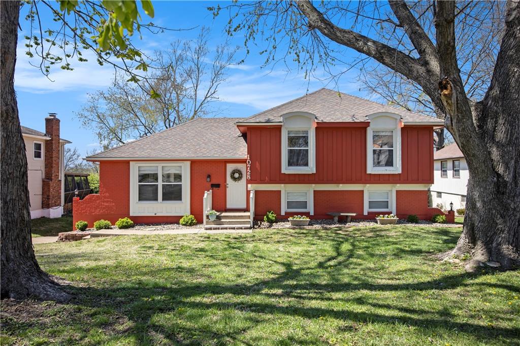 10728 Wheeling Avenue Property Photo