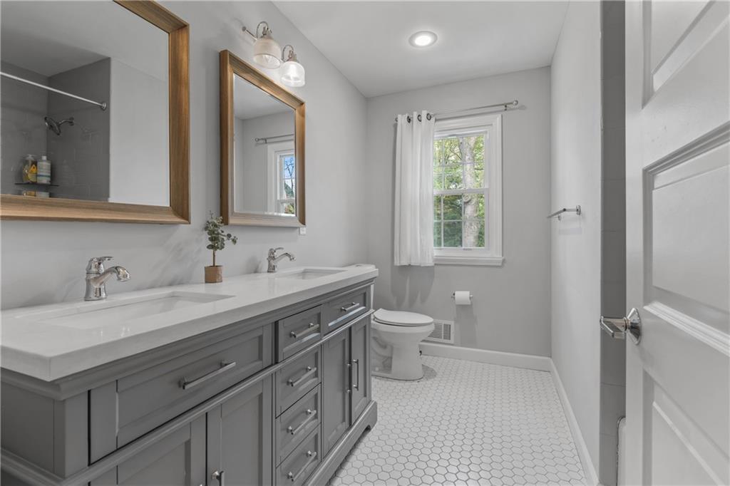 4408 W 91st Street Property Photo 33