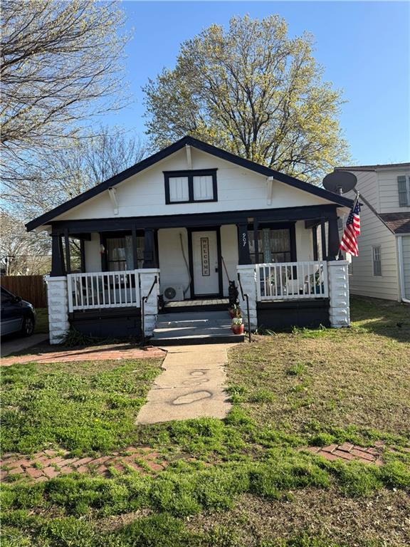 907 W 5th Street Property Photo
