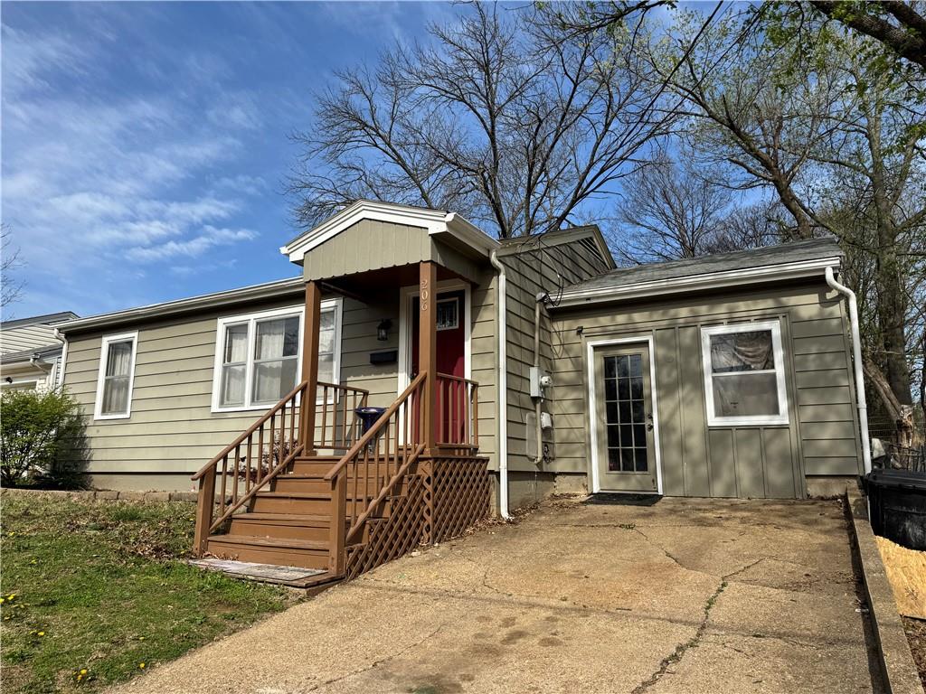 206 N Windsor Street Property Photo