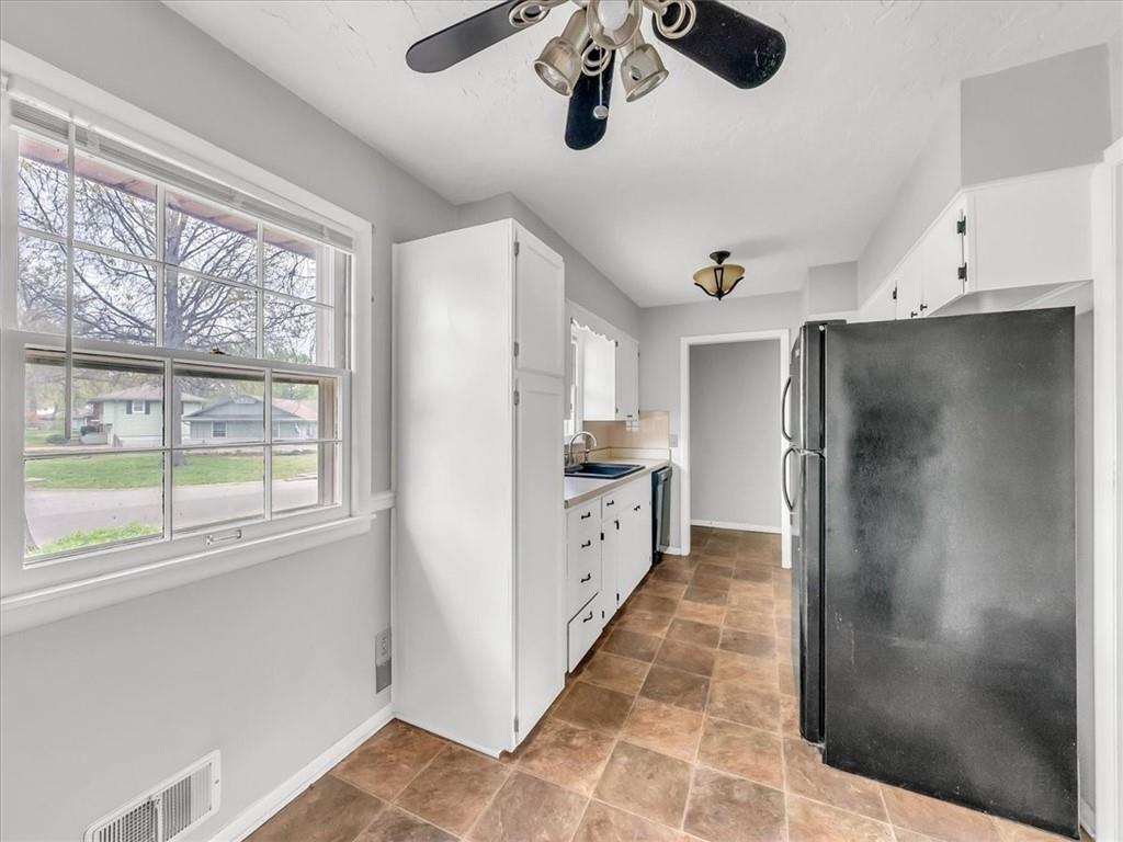 3400 S Emery Avenue Property Photo 10