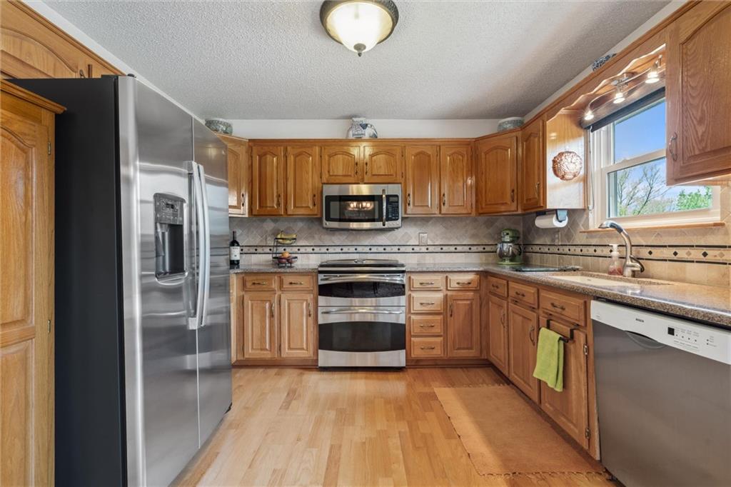 341 Ne Dreamweaver Avenue Property Photo 6