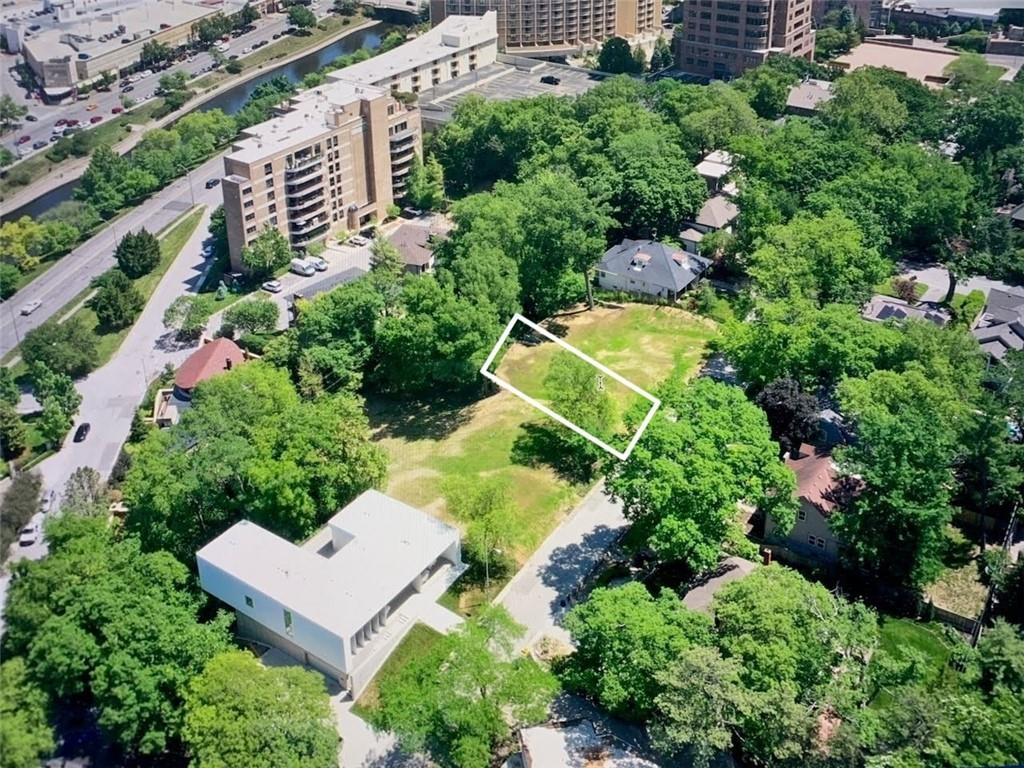 606 W 49th Terrace Property Photo