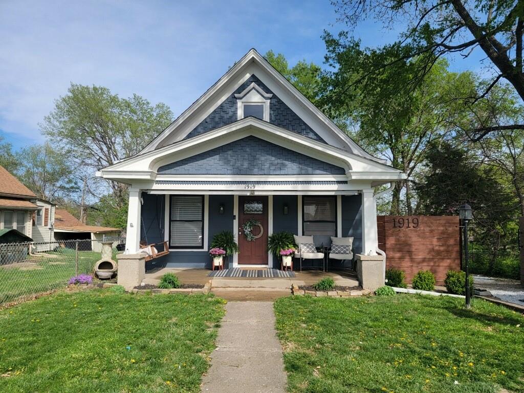 1919 S 15 Street Property Photo