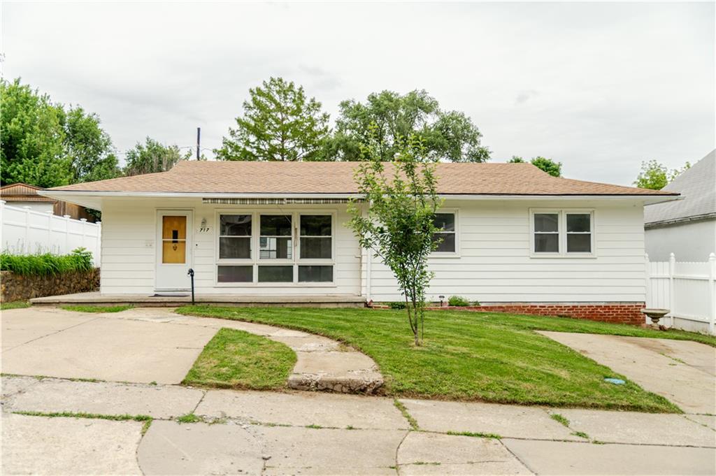 717 Y Street Property Photo 1