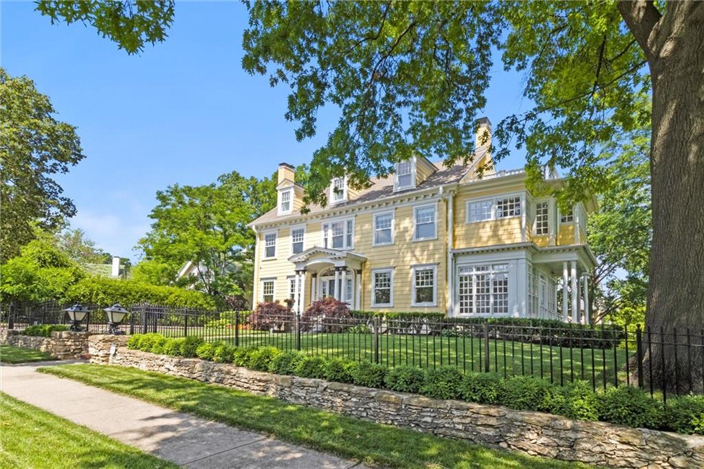 4525 Kenwood Avenue Property Photo