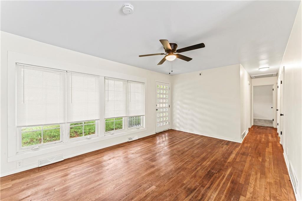 307 W South Avenue Property Photo 7
