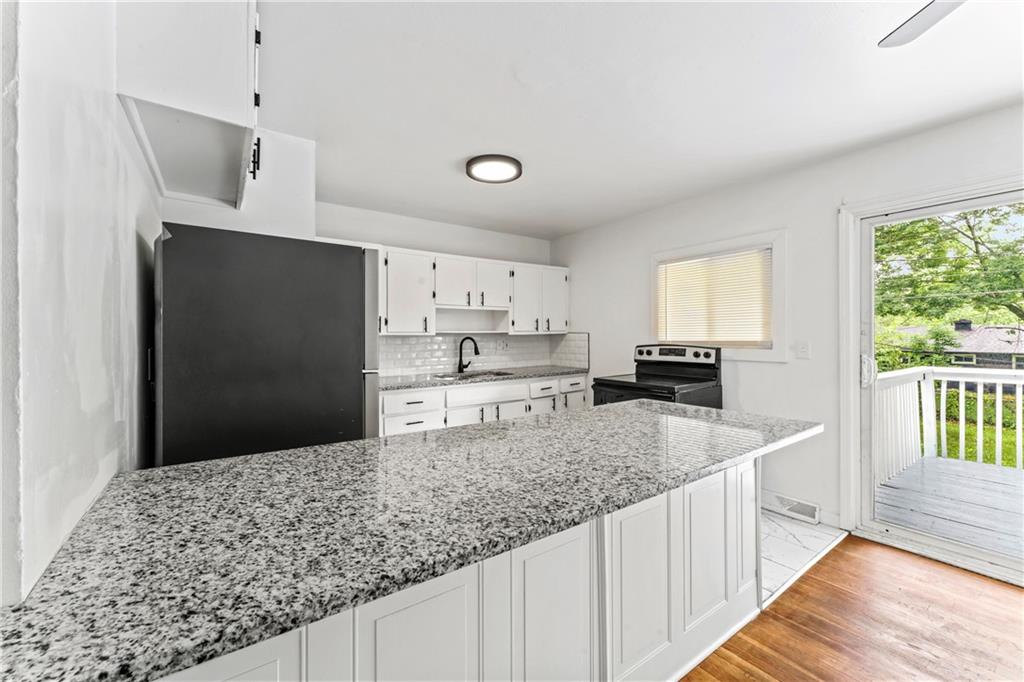 307 W South Avenue Property Photo 10