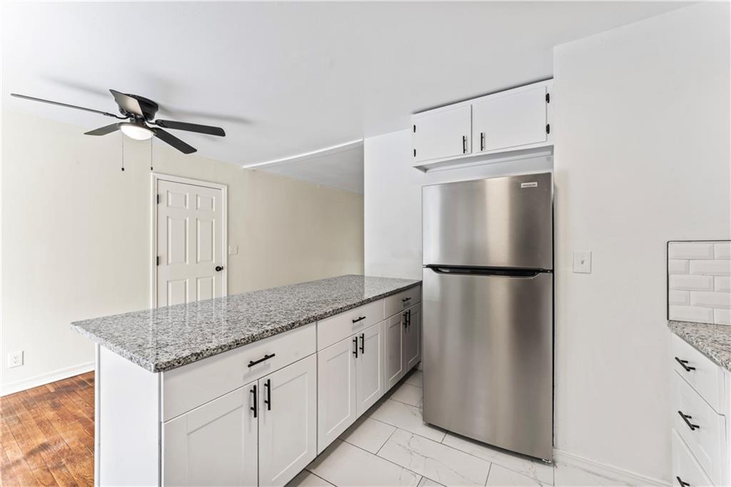 307 W South Avenue Property Photo 12