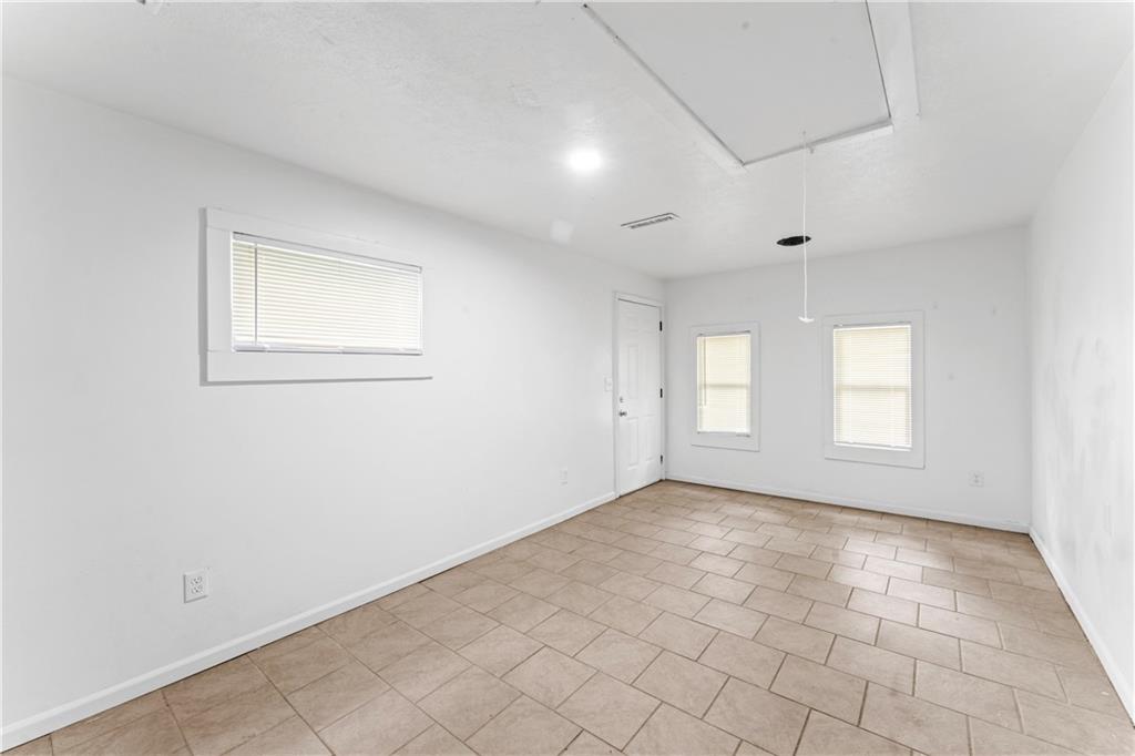 307 W South Avenue Property Photo 15