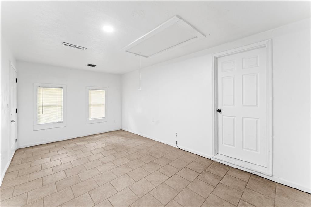 307 W South Avenue Property Photo 16