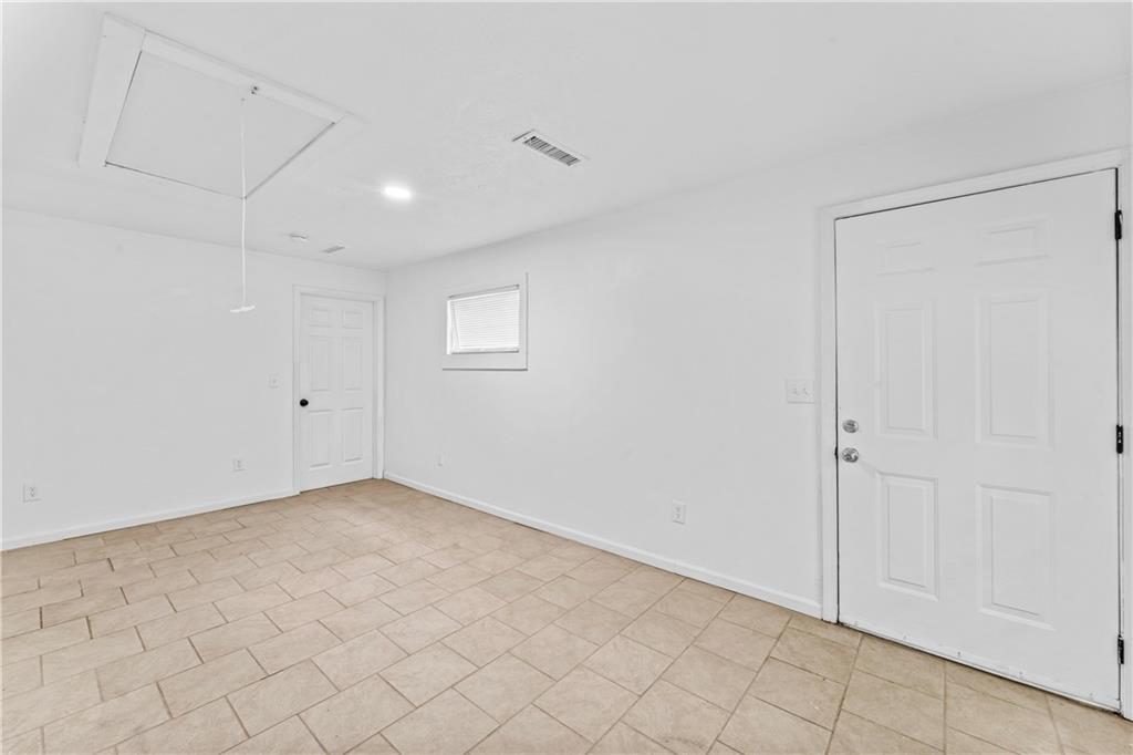 307 W South Avenue Property Photo 17